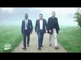 Stéphane plaza présente une compétition d'un nouveau genre où 3 chasseurs d'appart' s'affrontent pour trouver le meilleur bien immobilier ! Chasseurs D Appart A Rennes Du 12 Au 16 02 2018 Maxime Julien Et Mathieu Chasseurs D Appart Nouveautes Tele Com