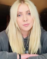 Today! 4pm at @979xrocks Facebook live Q&A 🤘🤘🤘