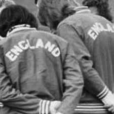 Vous pouvez profiter de l'information globale avantages suivants: Angleterre 1966 Veste De Foot Retro Acheter En Ligne Copa