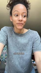 Caitlin Becker's Instagram, Twitter & Facebook