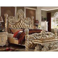 There are many different styles and mattress / bed sizes out there, and there is no right or wrong answer as to which one is right for you. Germanynews02 View 26 Luxury King Size Wooden Bed Design