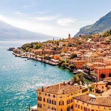 Si potrà tornare a viaggiare liberamente in italia e tra le regioni, grazie al green pass covid dell'unione europea. Italy Will Reopen To Tourists From Mid May With Country S Green Pass