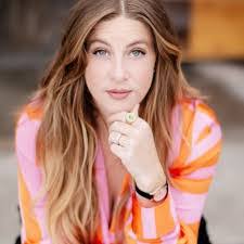 Erin Saylor's Instagram, Twitter & Facebook