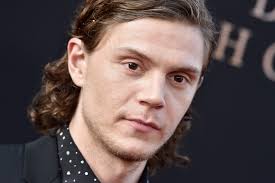 Evan Peters: Jeffry Dahmer Show, Age, Fun Facts