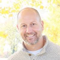 Eric Tischer's Instagram, Twitter & Facebook