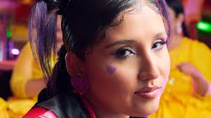 👮 SUÉLTENLOOO 😱 Giancarlo Scarpati fue el invitado sorpresa de la chola y  interpretó polémica canción junto a su doble. Por supuesto no perdimos la  oportunidad de recalcarle su error 🙇‍♂️ y