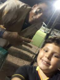 Edgar! Edgar! Edgar! Plata no con salami y el winning run! Gracias por la  foto con mi hijo! @el_corzo