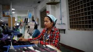 Kamu bisa menemukan penjual sepatu nike dari seluruh indonesia yang terdekat dari lokasi & wilayah kamu. Gara Gara Upah Buruh Tinggi 25 Pabrik Sepatu Relokasi