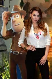 Belinda Belinda Belinda Peregrin Y Ropa