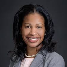 Lisa Anglin's Instagram, Twitter & Facebook