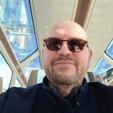 Walkable destination, pet-friendly, colorful art, beautiful pool? Say less.  If you've got Mexico