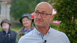 Antiques Roadshow guest in tears following shock valuation