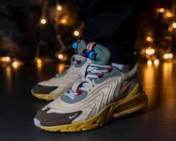 It combines with a max air unit for a cushioned underfoot feel. Travis Scott X Nike Air Max 270 Cactus Trails Archivi Mvc Magazine
