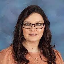 Lisa Daughenbaugh's Instagram, Twitter & Facebook