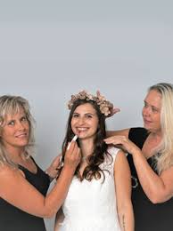 Unnachahmlich, leichte und komfortable brautkleider begeistern in femininen silhouetten. Hochzeitsambiente Sunflower Home