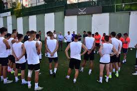 Manisa büyükşehir belediyespor'un şirketleşme süreci tamamlandı. Manisa Fk Ya Play Off Maclari Oncesinde Motivasyon Konusmasi Manisa Haberleri