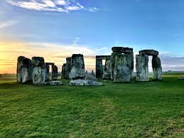 Stonehenge is an ancient stone circle in england north of salisbury. Stonehenge Neue Studie Zum Ursprung Der Riesigen Steine Business Insider