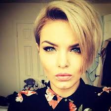 It is beautiful on its own and doesn't require a lot of fuss to look good. 20 Short Hairstyles For Straight Hair