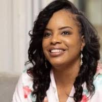 Sandra Savage's Instagram, Twitter & Facebook