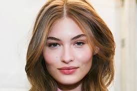 Carefully trim the tips to remove any damaged hair or split ends. How To Cut Your Own Hair At Home The Dos And Don T For Men And Women Evening Standard