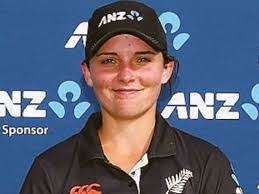 Amelia Kerr's Instagram, Twitter & Facebook