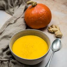 Veloute De Potimarron Et Carottes Au Gingembre La Cerise Sur Le Maillot Recette Veloute Potimarron Potimarron Creme Noix De Coco