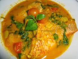 Enak karena perpaduan antara santan dan bumbu woku yang identik dengan daun. Resep Masakan Khas Manado Ikan Woku Belanga Enak Indonesian Food Cooking Recipes Delicious Healthy Recipes