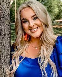 Jenile Volz's Instagram, Twitter & Facebook