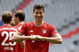 Eddig 6718 alkalommal nézték meg. Bayern S Lewandowski Claims Bundesliga Record As Dortmund Secures Runner Up Spot Daily Sabah