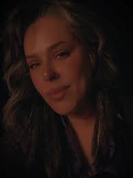 Yvette Ramos (@eviequeenbee)