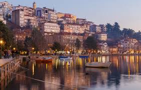 Απόδραση στην «πιο όμορφη πόλη της Ελλάδας» – Γιατί αποκαλούν έτσι την  Καστοριά – News.gr