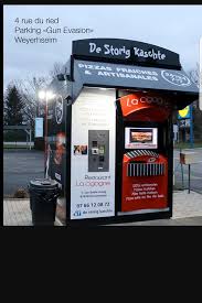 Distributeur de pizzas fraîches et artisanales. A La Rencontre De La Cigogne Une Drole D Histoire De Famille Adial Pizzadoor