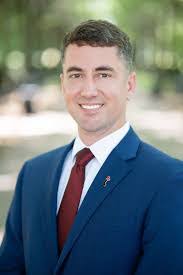 Alex Carr's Instagram, Twitter & Facebook