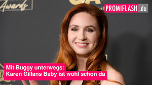 Mit Buggy unterwegs: Karen Gillans Baby ist wohl schon da