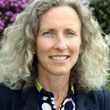 Elizabeth Burchell's Instagram, Twitter & Facebook