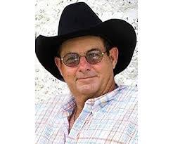 Renee Gore's Instagram, Twitter & Facebook