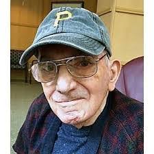 Leslie Wrobel's Instagram, Twitter & Facebook