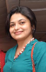 Rakhee Roy's Instagram, Twitter & Facebook