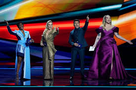 Zo schrijven mensen onder meer: Textielmuseum Toont Nederlandse Outfits Eurovisie Songfestival Songfestival Destentor Nl