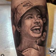 We all love Selena @juanpt_art #selena #selenatattoo #selenaquintanilla  #mexican #tattoo #portrait #tattoo #luckykattat