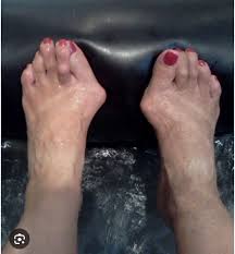 H can anyone fix my granddaughters feet? Looks like the left one is showing  but she must have the right one tucked behind. Love the photo it just looks  a bit odd. |