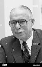 Hermann MEYER-LINDENBERG, politician, Hermann Meyer-Lindenberg (born May  13, 1912 in Berlin; 'AU July 16, 1982 in Muenchen) was a German diplomat.,  Politician, German ambassador to Italy, portrait, portrait, portrait,  cropped frame, Single