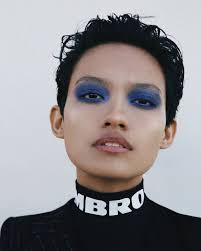 215 отметок «Нравится», 10 комментариев — Julia Wren (@juliawrenmakeup) в  Instagram: «Catching the sun with @hannahillierphotography @suzannenayana  @carolhayesmanagement #beauty…»