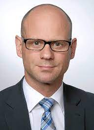 Umso wichtiger ist es, dass wir integer handeln und uns an die hohen ethischen standards halten, die sich im verhaltenskodex der deutschen bank widerspiegeln. Nagold Geburtiger Texaner Will In Nagold Wurzeln Schlagen Nagold Umgebung Schwarzwalder Bote