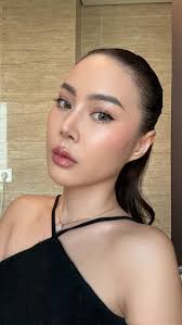 Running through the day without a single retouch 💋 thanks to @revlonid  #BeautyInEveryMove #RevlonIndonesia #UnlimitYourConfidence