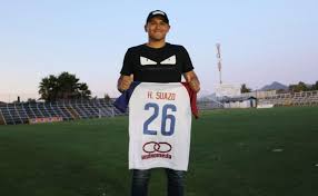After winning the apertura 2007 with colo colo, he moved to liga mx club cf monterrey, where he became the club's. El Mitico Chupete Suazo Ficha Por Otro Equipo Tras Varias Retiradas