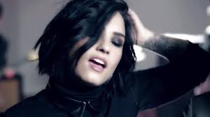 No stranger to changing up her look, demi lovato's sported every hairstyle imaginable. Demi Lovato Short Hair Irresistible Daedalusdrones Com