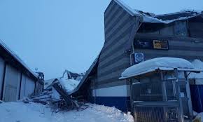 Grande spavento al palaghiaccio di vipiteno dove, durante la mattinata di mercoledì 10 febbraio, è crollato il tetto. Zuayw5jjrzvhzm