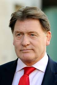 junior Francis (@juniorF46444994)