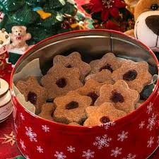 Sables De Noel Aux Epices A La Confiture Linzer Bredeles Sables De Noel Recette Noel A L Avance Recette Biscuit De Noel